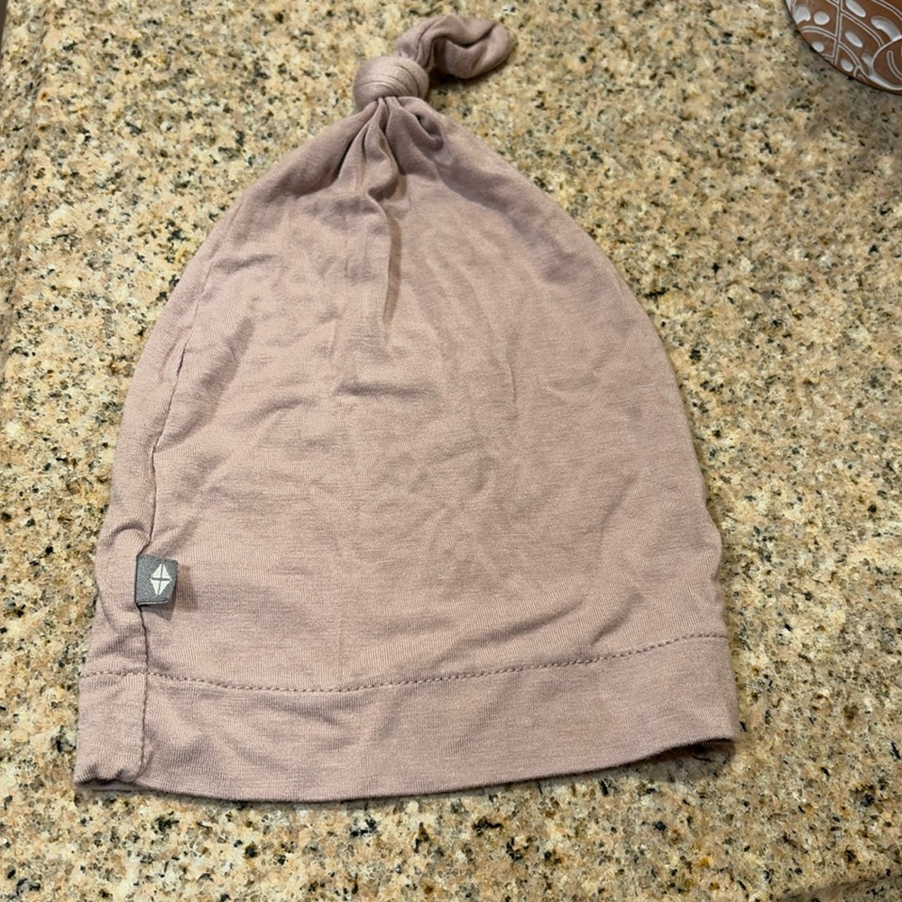 Kyte BABY knotted cap- never worn